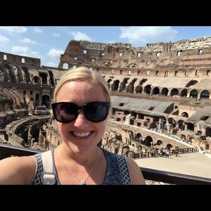 Meet your Posher, Claire